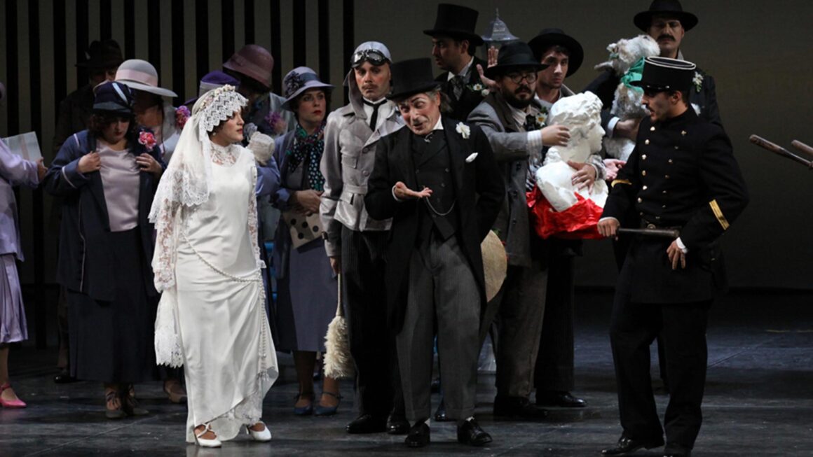 2011 Il cappello di paglia